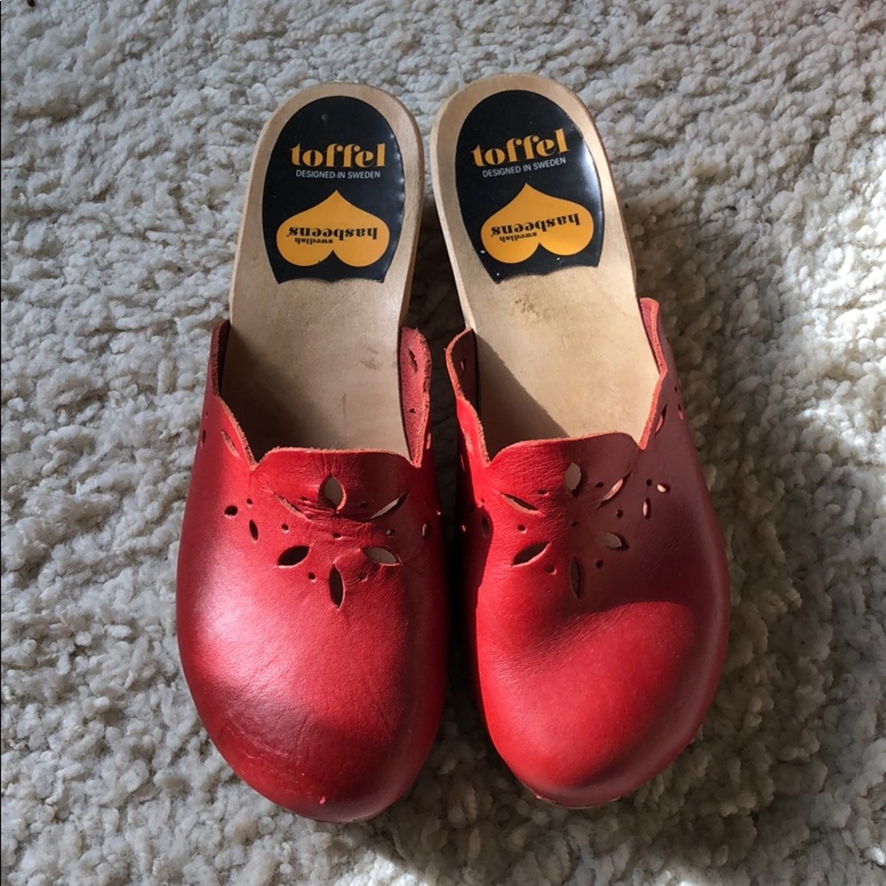 Great pair of swish hasbeens red clogs size 38